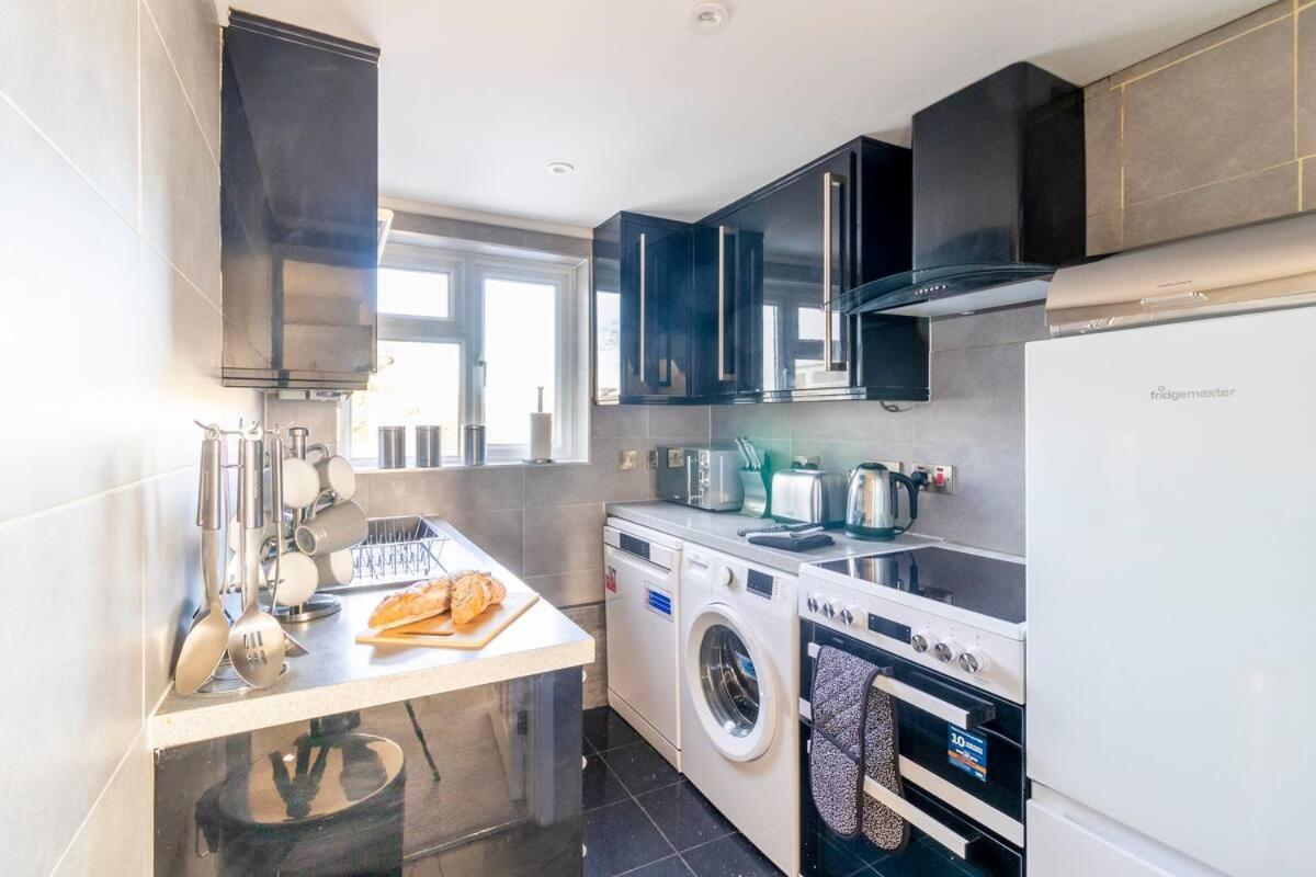Incredible Sea View 2 Bedroom Beach Apartment Bournemouth Esterno foto
